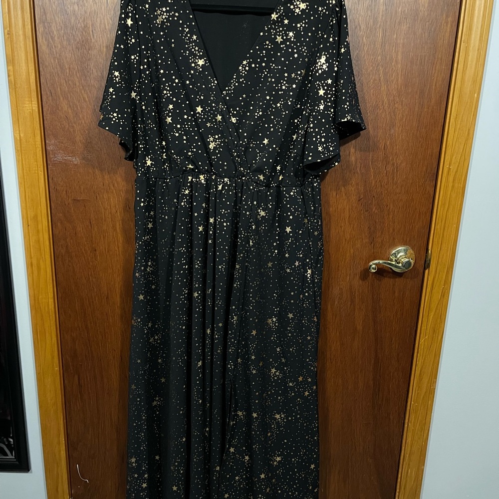 Black and gold short sleeve star dress